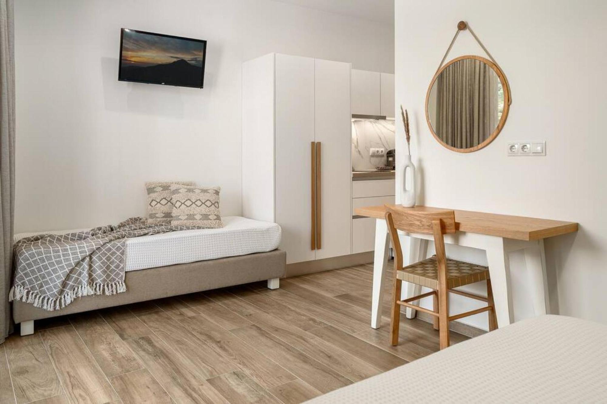 Kayy Apartments 3 In Matala エクステリア 写真